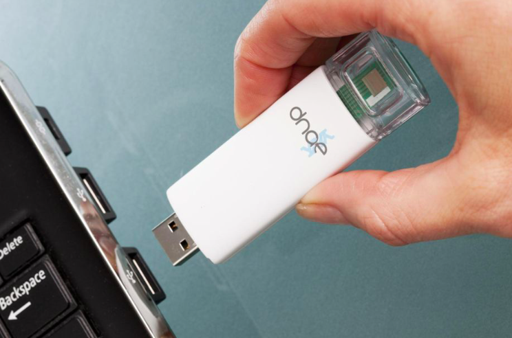 Dung USB de xac dinh muc do nhiem HIV hinh anh