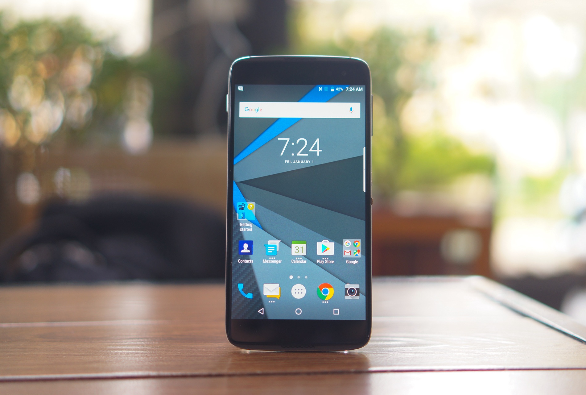 Mo hop BlackBerry DTEK60 anh 2