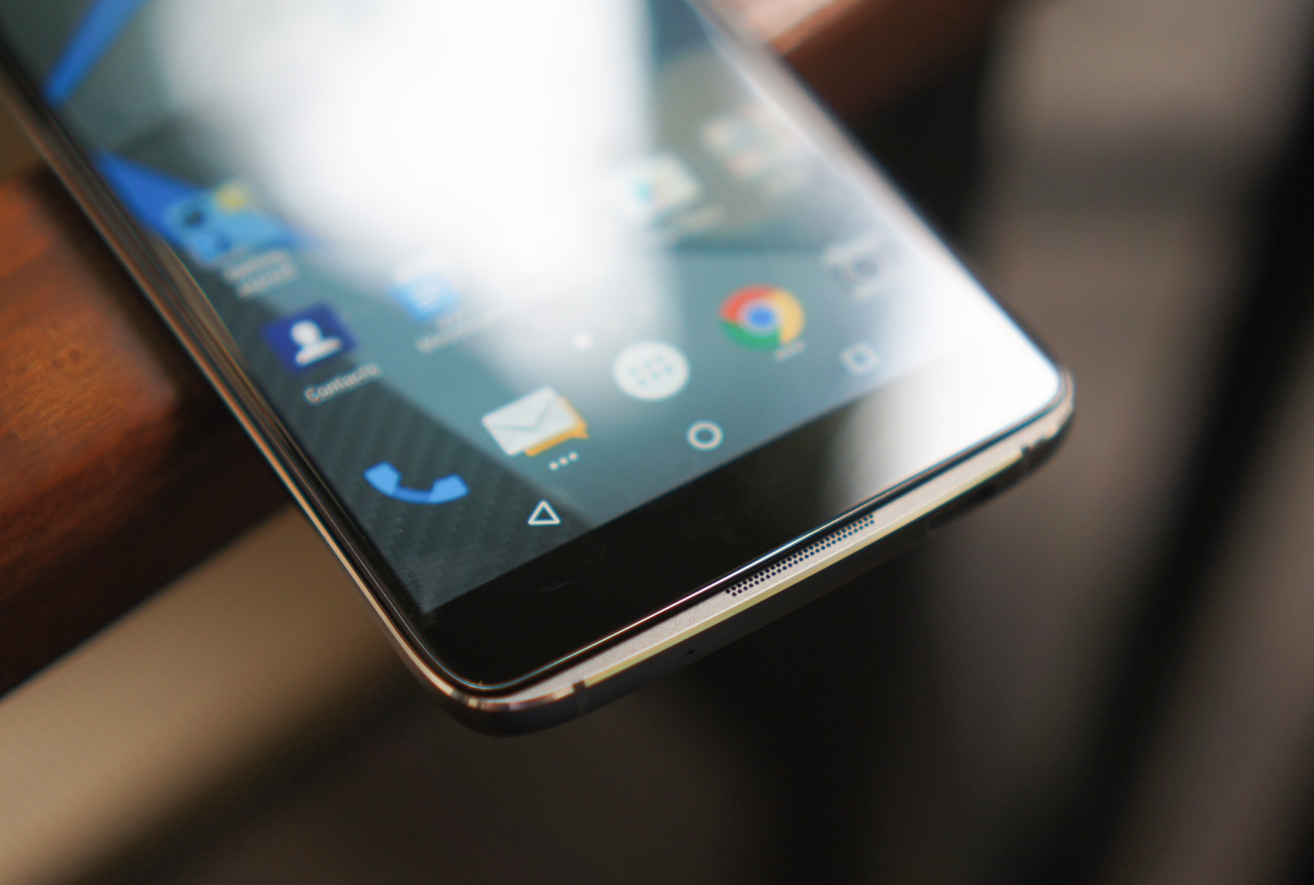 Mo hop BlackBerry DTEK60 anh 7