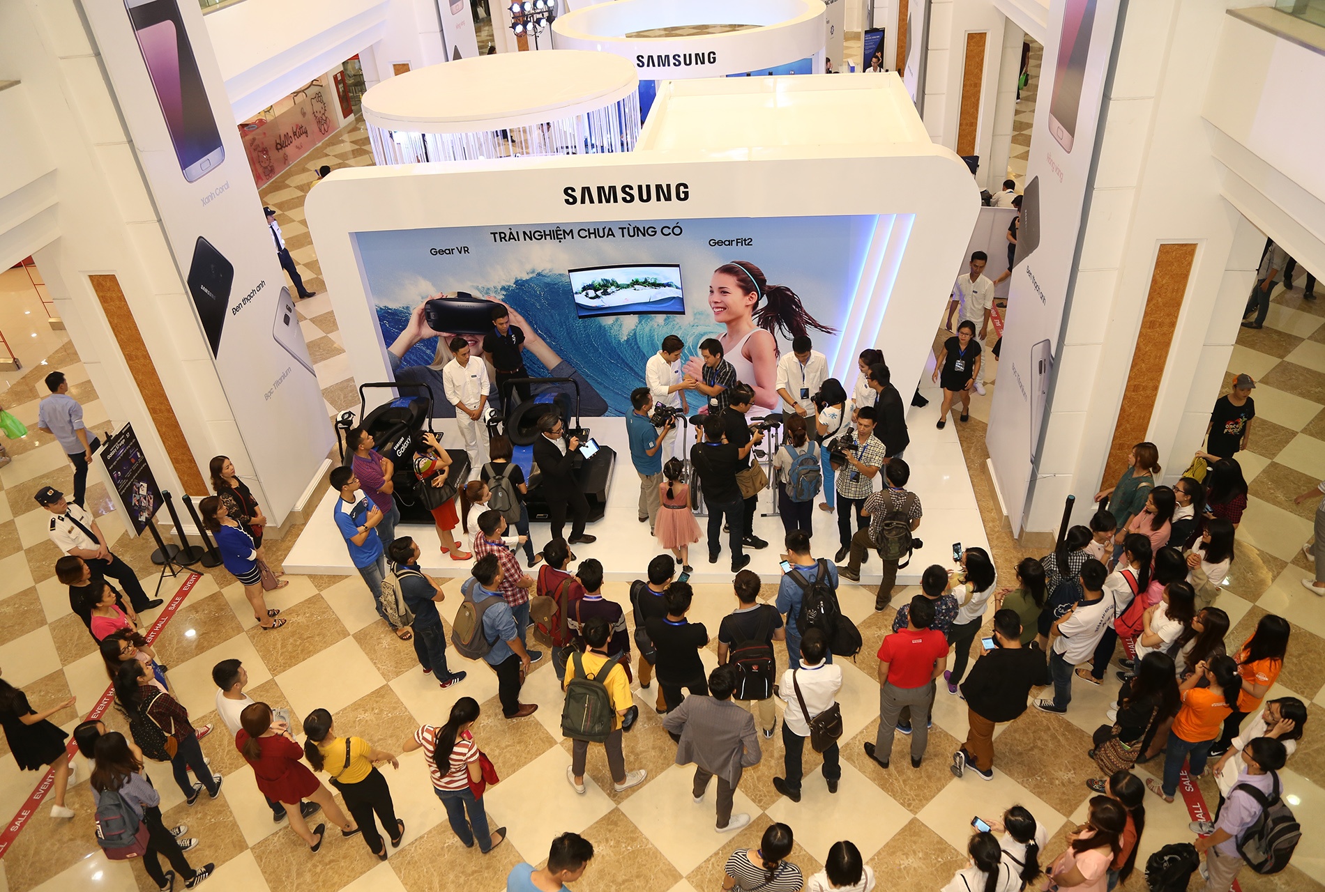 Galaxy Studio den Ha Noi anh 1