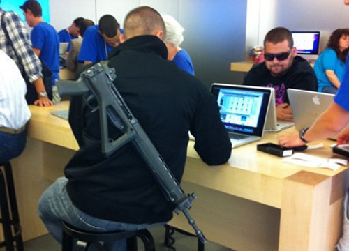 Nhung hinh anh hai huoc chi co tai Apple Store hinh anh