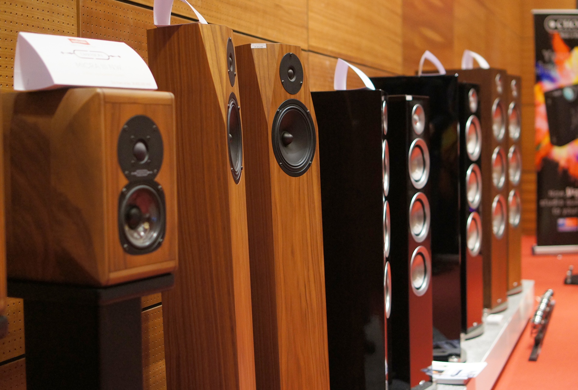 loa tien ty tai AV Show Ha Noi anh 4