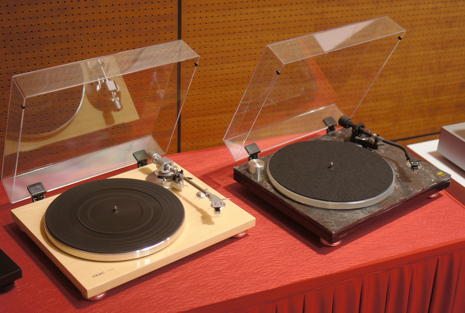 loa tien ty tai AV Show Ha Noi anh 6