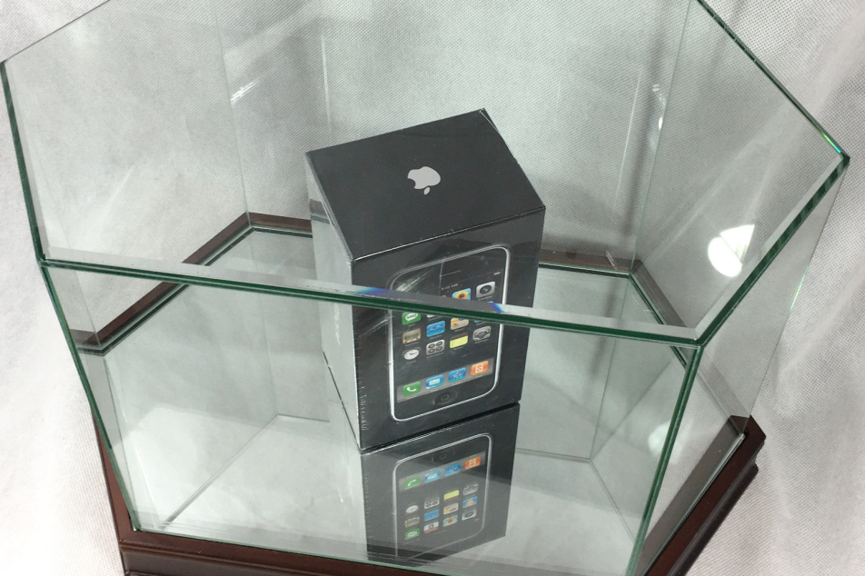 Gia iPhone 2G leo thang, dat gap 34 lan iPhone 7 hinh anh