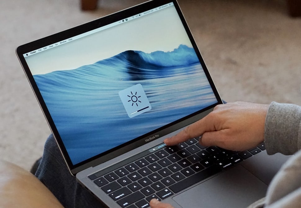 MacBook Pro 2016 chinh hang ban cao nhat gia 66 trieu dong hinh anh