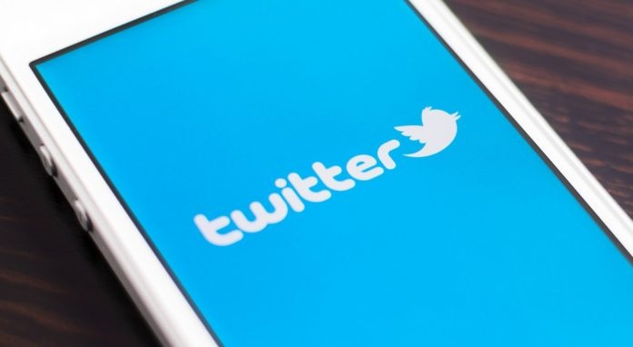 Twitter chua dau hang Facebook trong cuoc chien live stream hinh anh