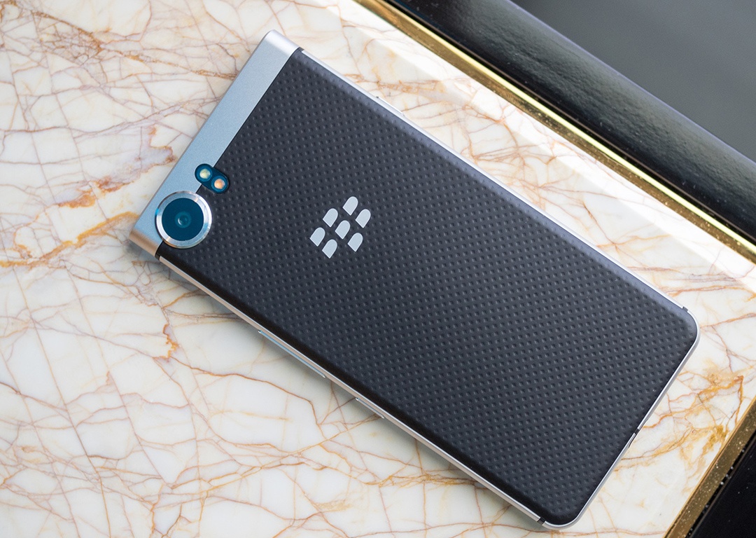 anh thuc te BlackBerry Mercury anh 1