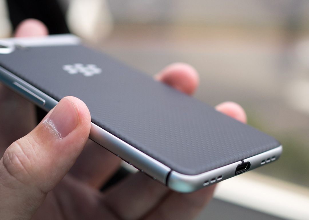 anh thuc te BlackBerry Mercury anh 11