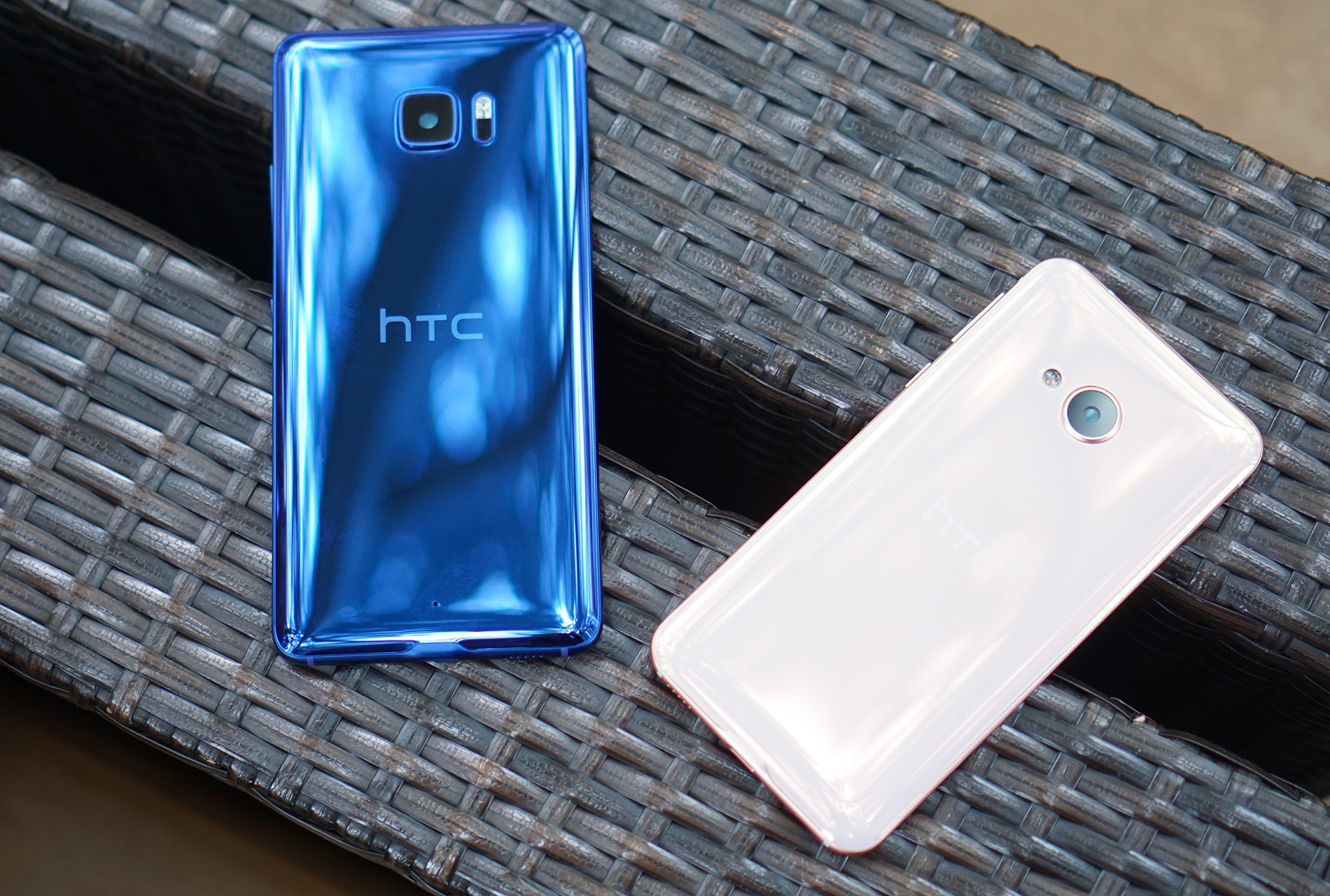 HTC U Ultra gia 18,5 trieu dong o Viet Nam hinh anh
