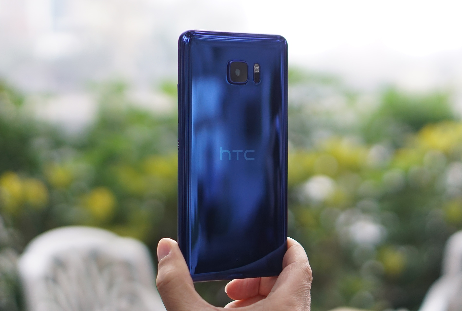 Anh thuc te HTC U Ultra anh 2