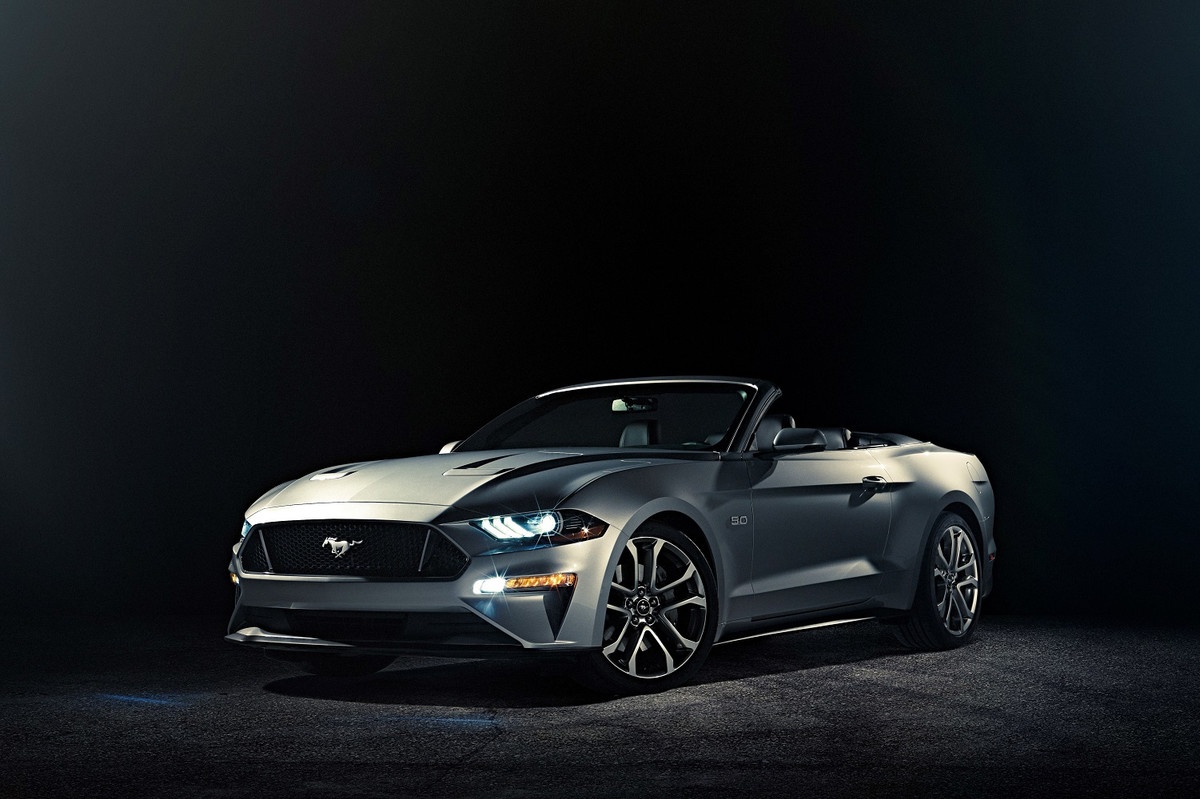 Ford Mustang 2018 ban mui tran ra mat hinh anh