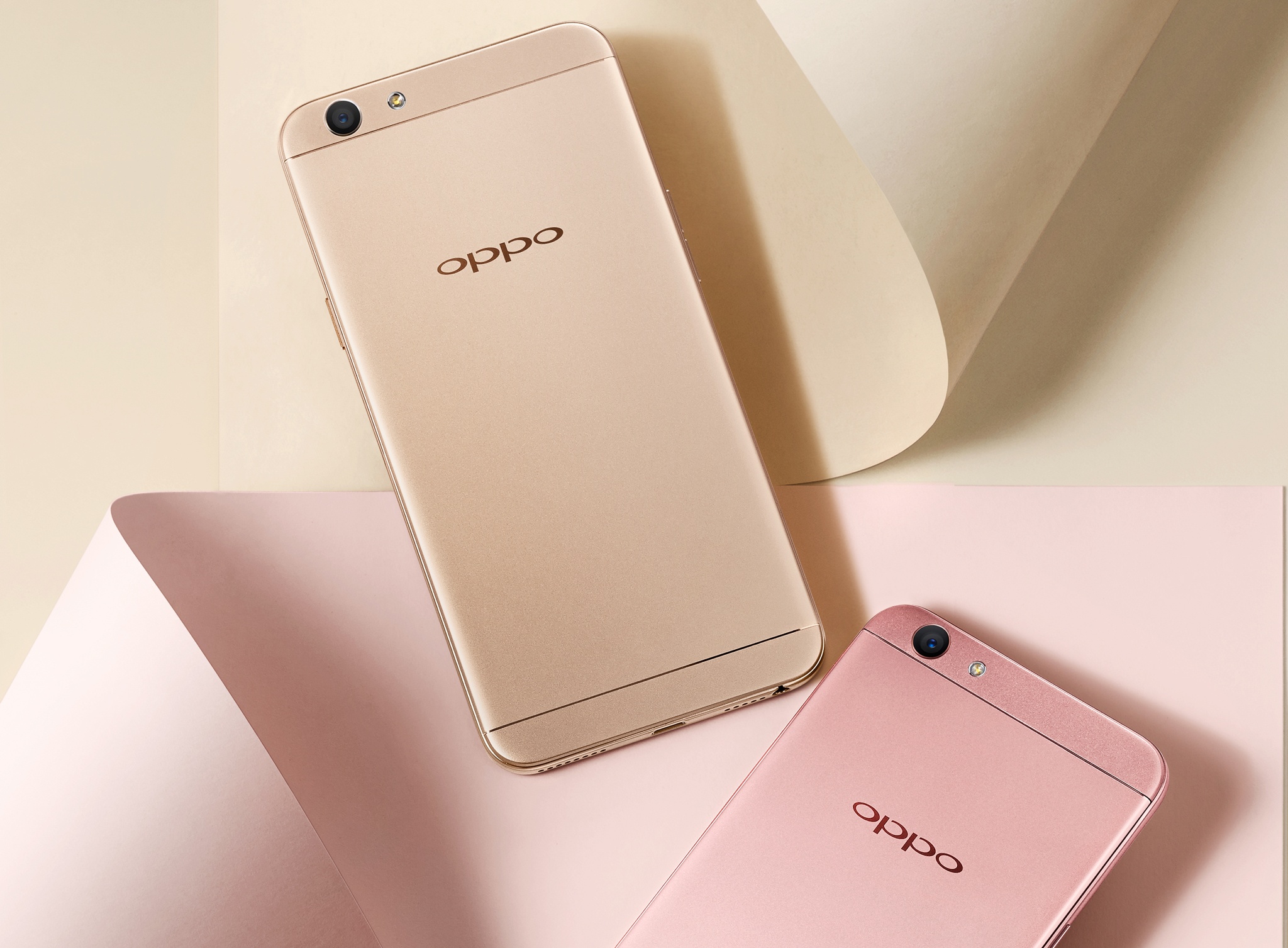 Oppo F1s 2017 nang RAM 4 GB, gia 7 trieu dong hinh anh