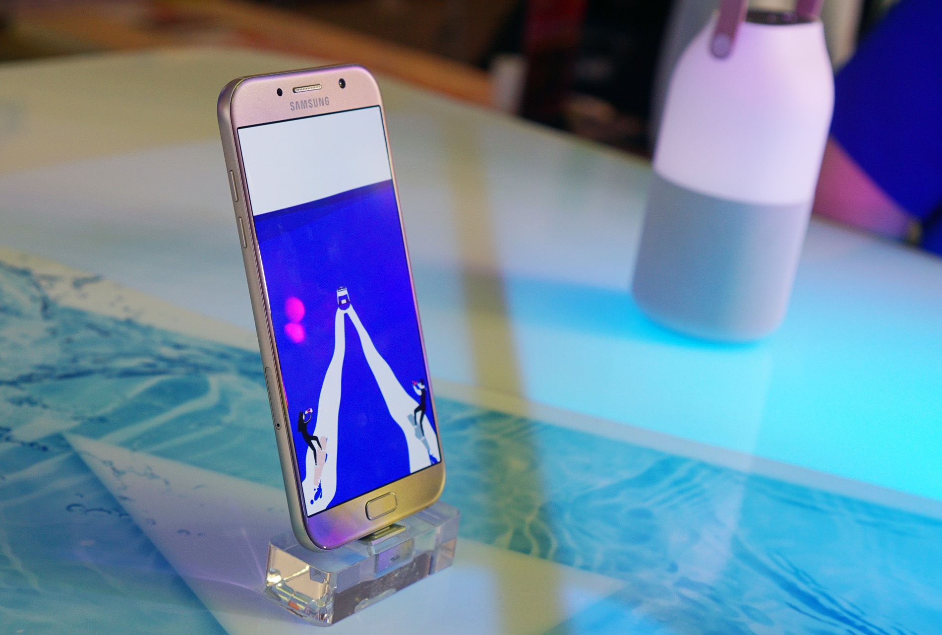 Cuoc dua di dong tam trung tai VN nong tu dau nam hinh anh