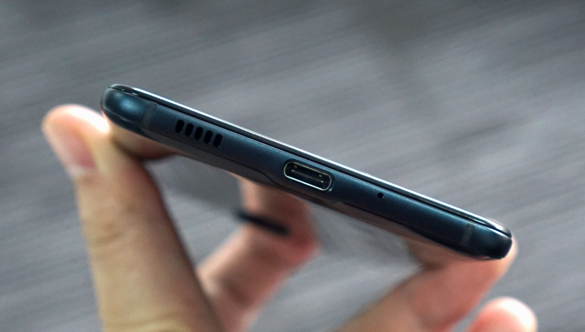 Mo hop HTC U Ultra anh 7