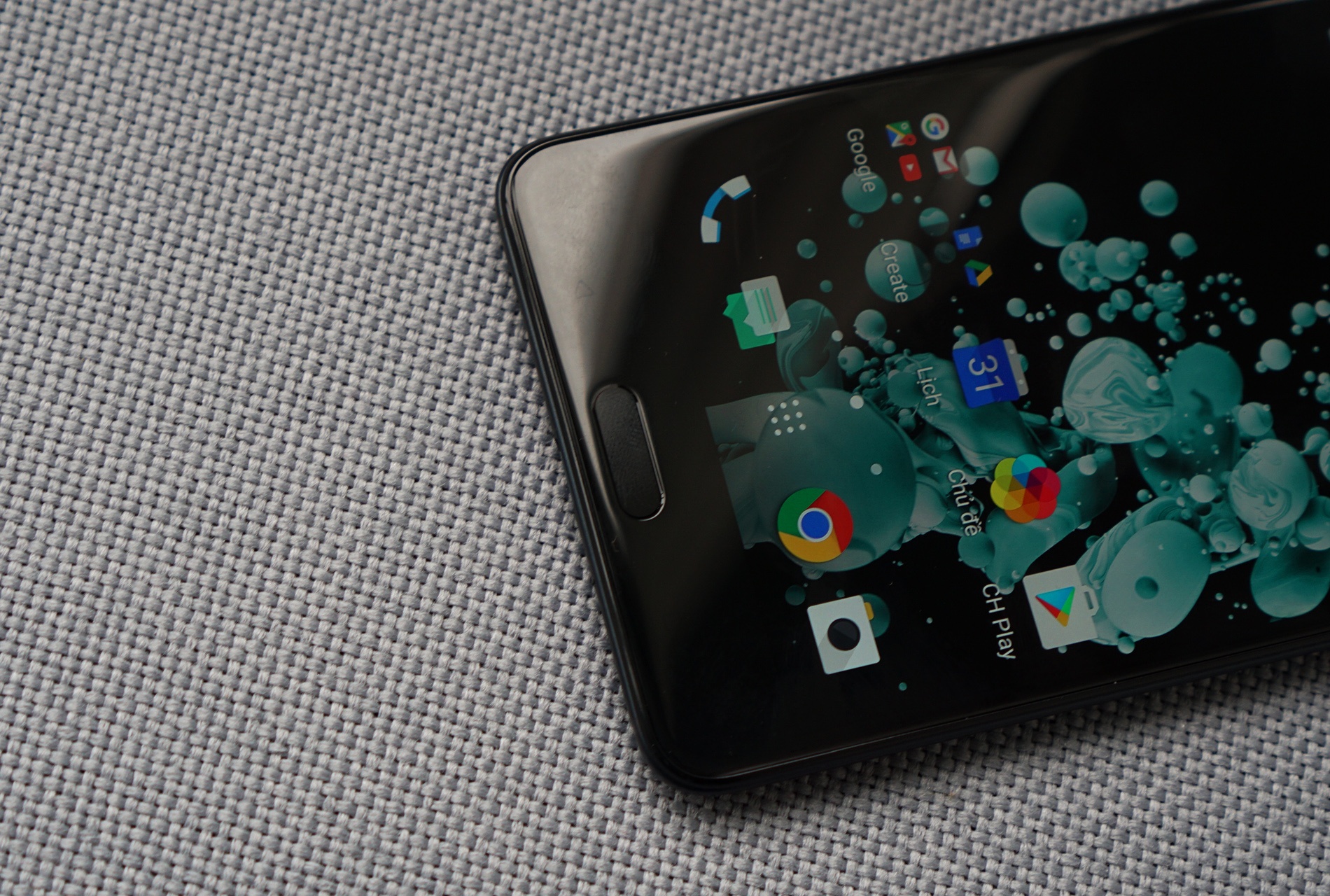 Mo hop HTC U Ultra anh 6