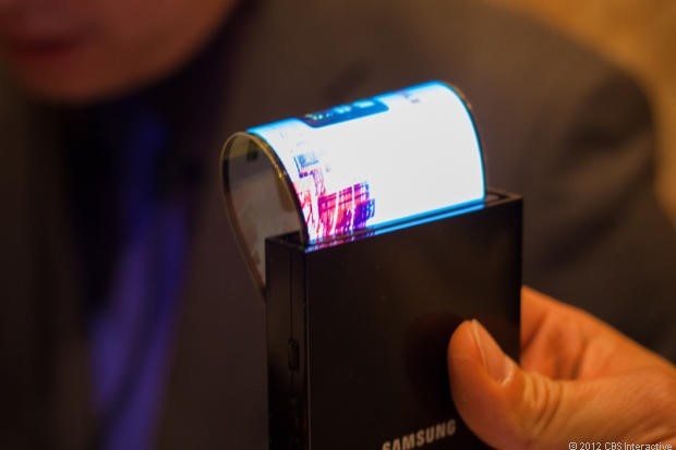 Dien thoai uon deo cua Samsung lien tuc tri hoan hinh anh