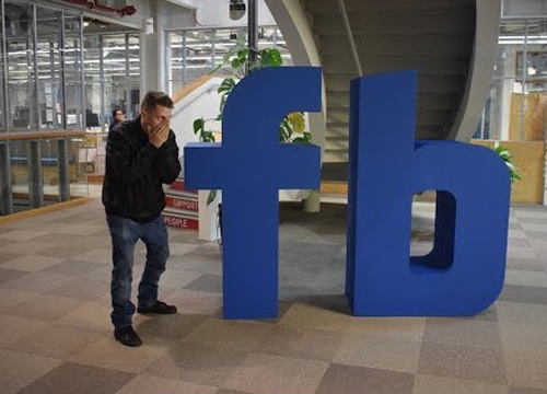 Dot nhap tru so Facebook, danh bida chua khong ai biet hinh anh