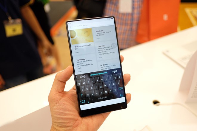 7 smartphone dang chu y vua ve Viet Nam hinh anh