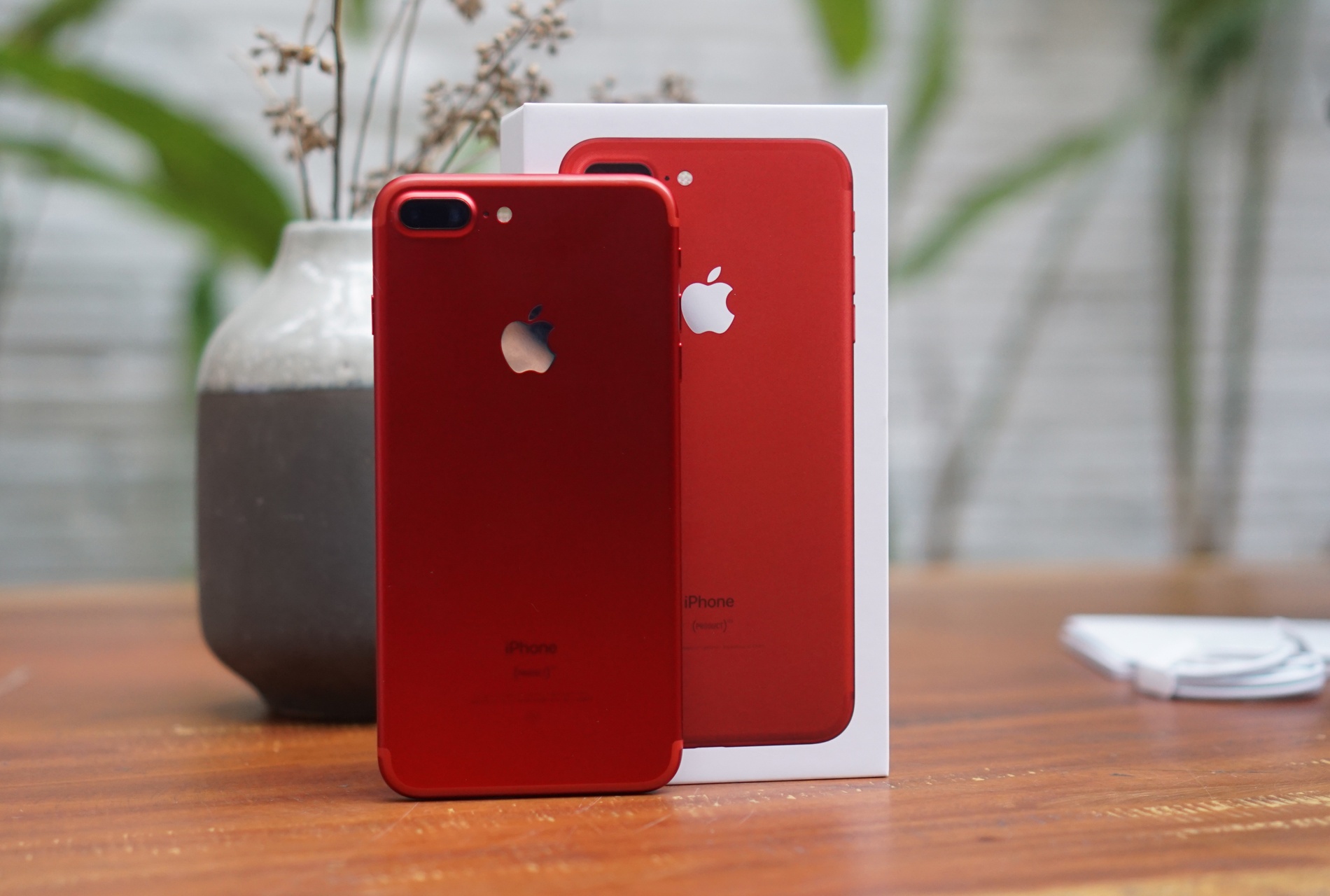 Ảnh thực tế iPhone 7 Plus màu đỏ ảnh 1 Anh thuc te iPhone 7 Plus mau do anh 1