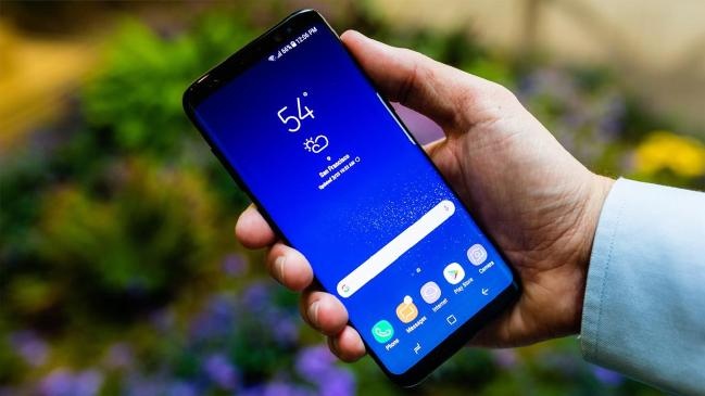 Samsung hoi ha san xuat them S8+ vi ban chay ngoai mong doi hinh anh