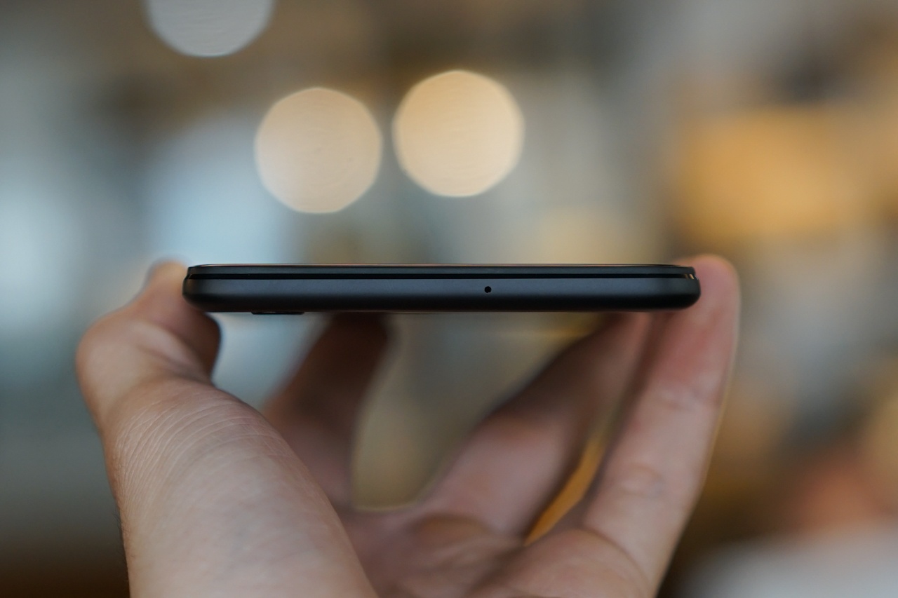 Oppo F3 Plus mau den mo anh 3