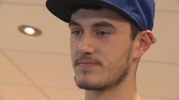 mua iPhone tu nha mang gap may trao linh kien anh 2