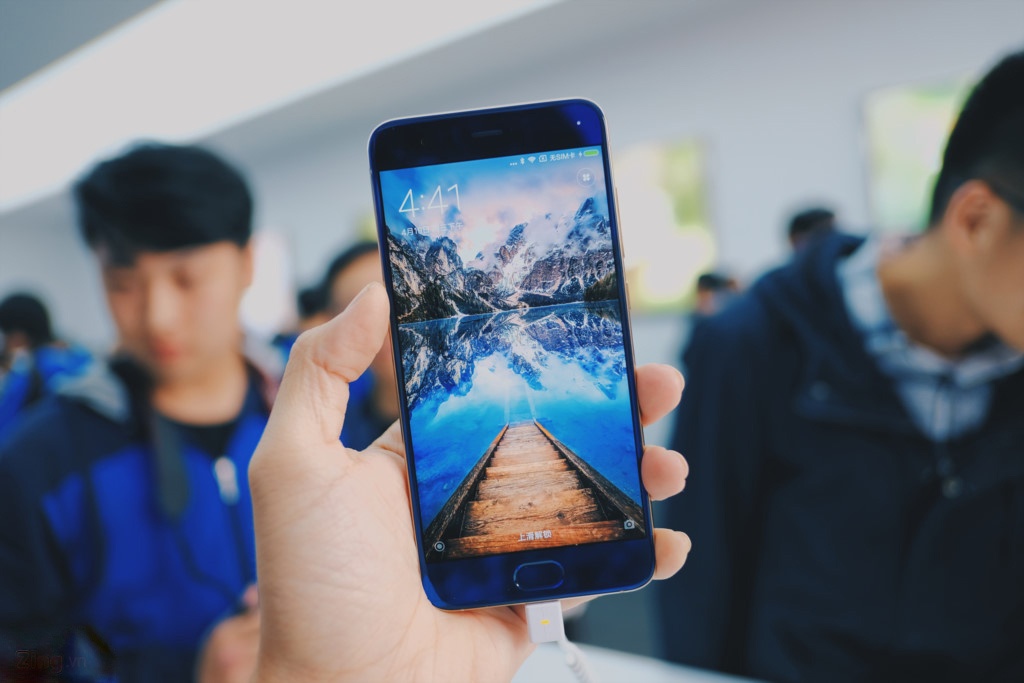 5 smartphone khong co giac cam tai nghe anh 4