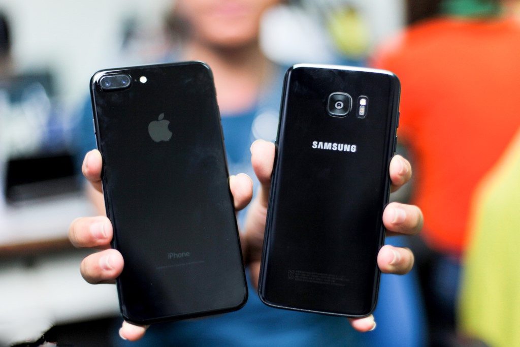 Nhieu di dong bom tan giam gia tien trieu trong thang 4 hinh anh