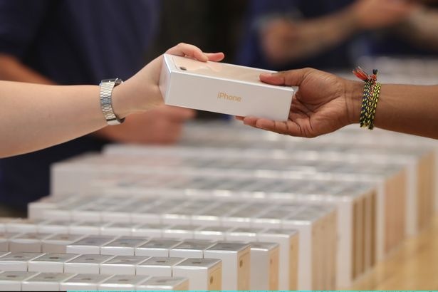 Smartphone o dau re nhat the gioi? hinh anh