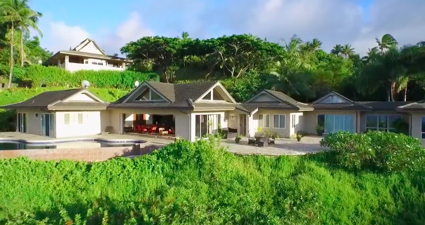 Hang cong nghe thue biet thu Hawaii cho nhan vien nghi duong mien phi hinh anh