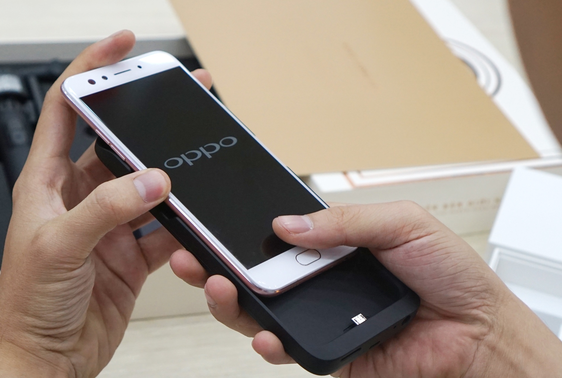 Oppo F3 mo ban anh 2