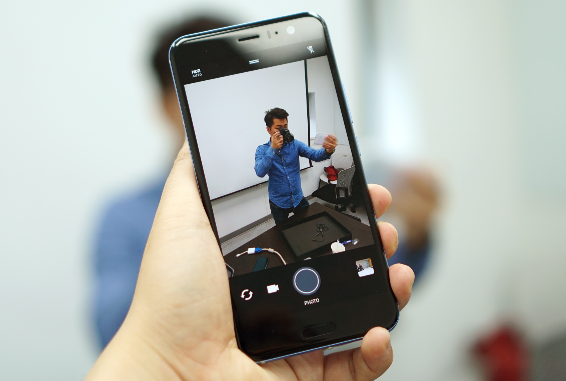 Anh thuc te HTC U11 anh 12