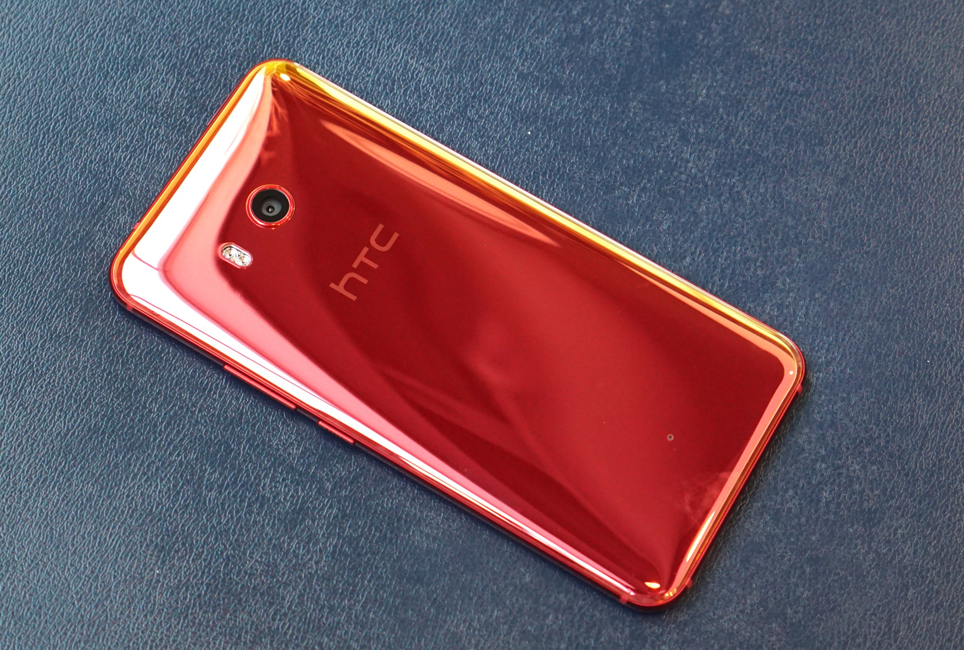 Anh thuc te HTC U11 anh 10