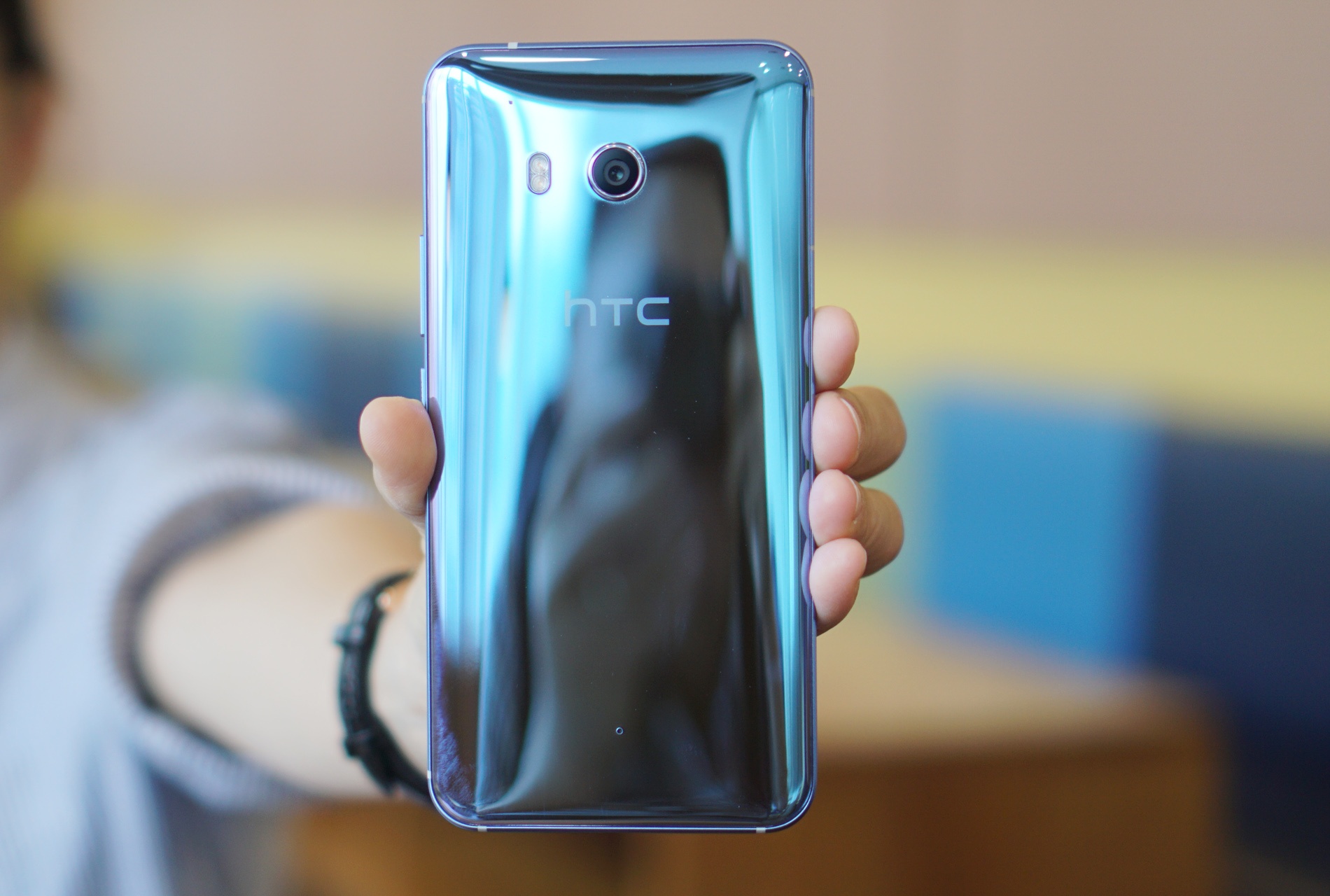 Anh thuc te HTC U11 anh 4