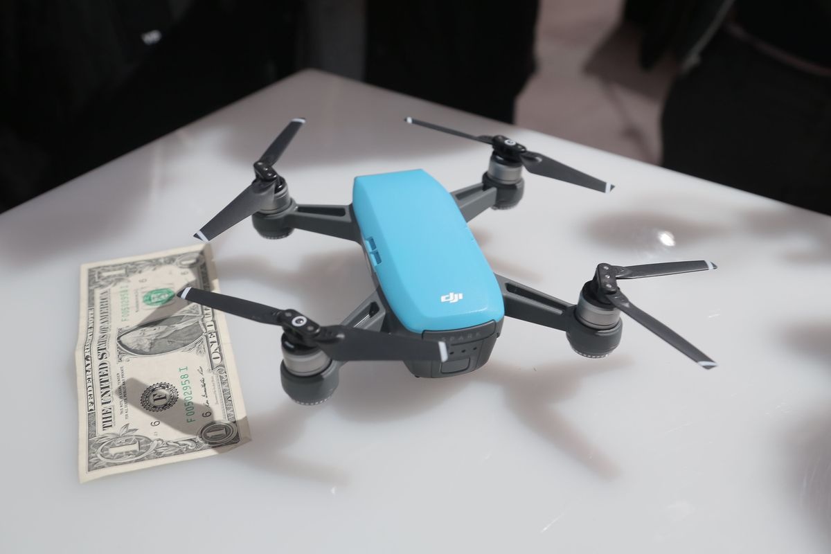 DJI ra mat drone nho nhat tu truoc den nay hinh anh