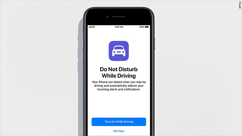 iPhone se som khoa tin nhan khi lai xe hinh anh