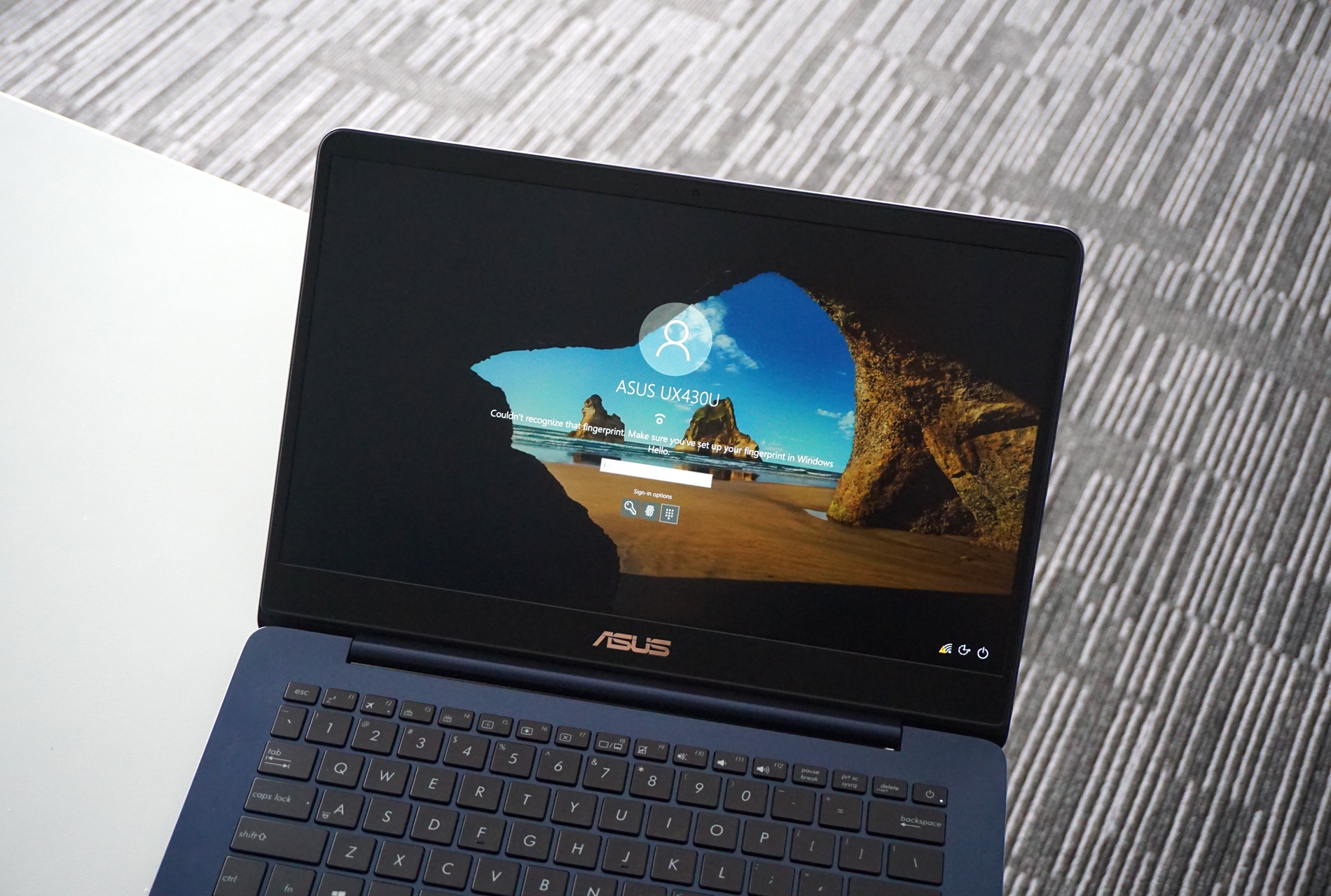 Can canh Asus ZenBook UX430 anh 10