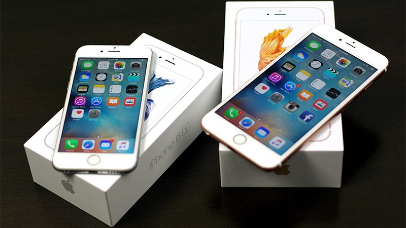 iPhone 6S Plus 32 GB chinh hang bat ngo len ke, gia bang 6S hinh anh