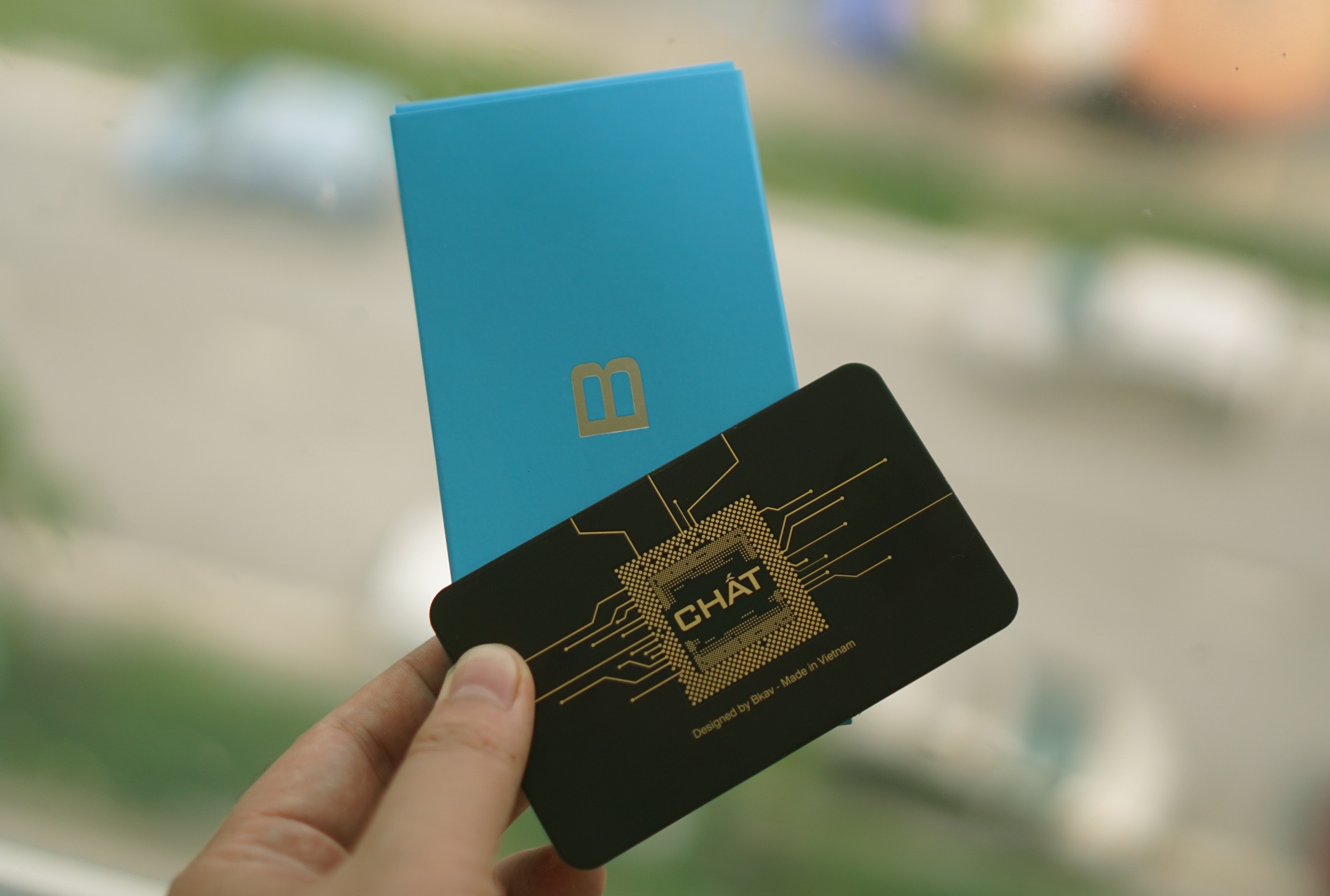 Bkav gui thu moi ra mat Bphone 2 ngay 8/8 hinh anh