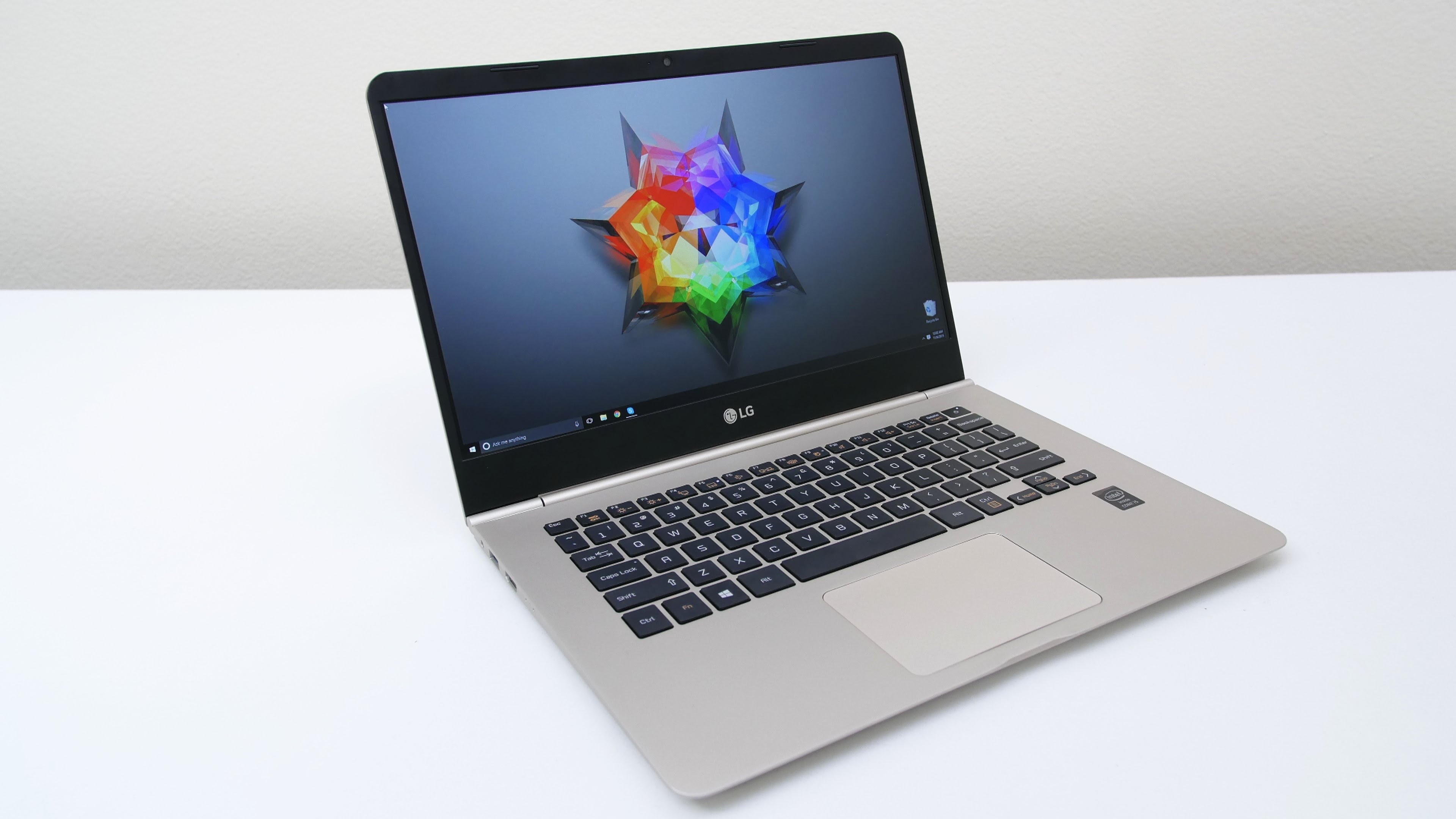 LG bat ngo ban laptop sieu nhe tai Viet Nam hinh anh