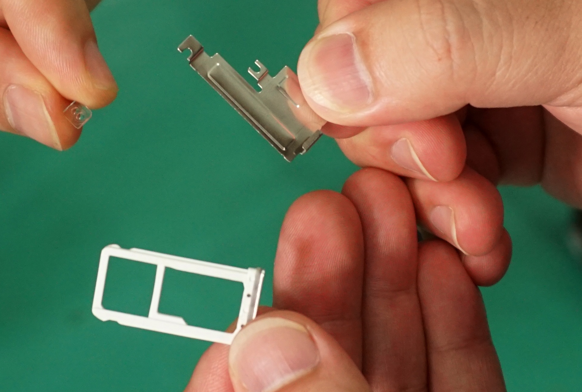 Ben trong nha may san xuat Bphone 2 anh 7