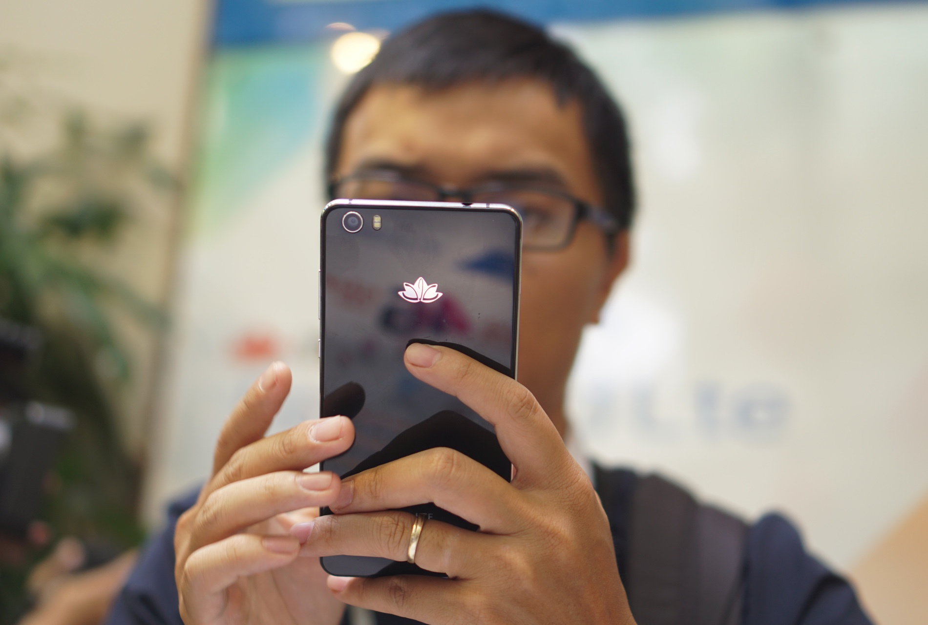 Vivas Lotus S3 LTE ra mat anh 1