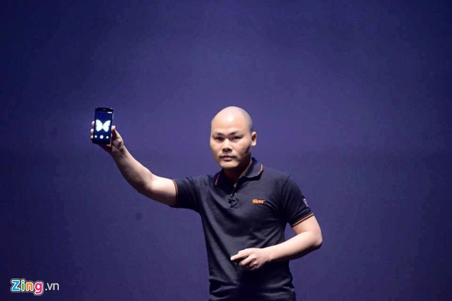 trac nghiem ve Bphone 1 anh 2