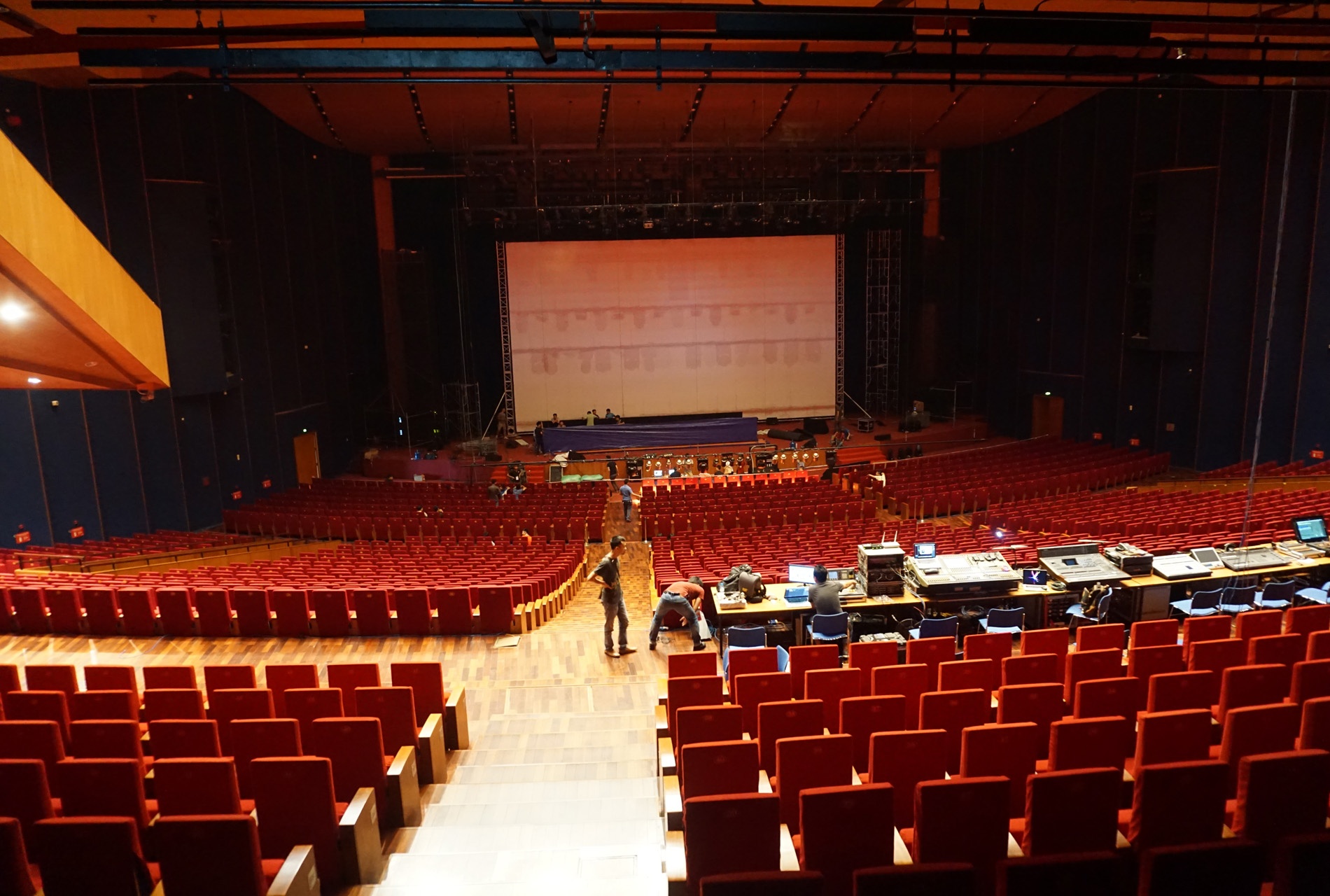 Khung canh noi dien ra su kien ra mat Bphone anh 10