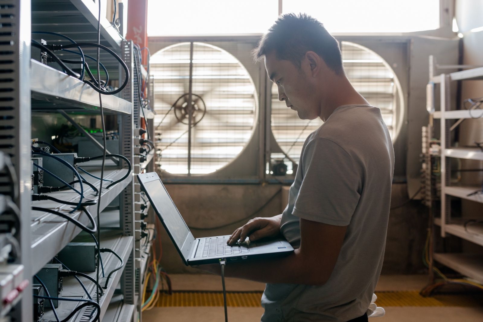 Mo Bitcoin lon nhat the gioi anh 6