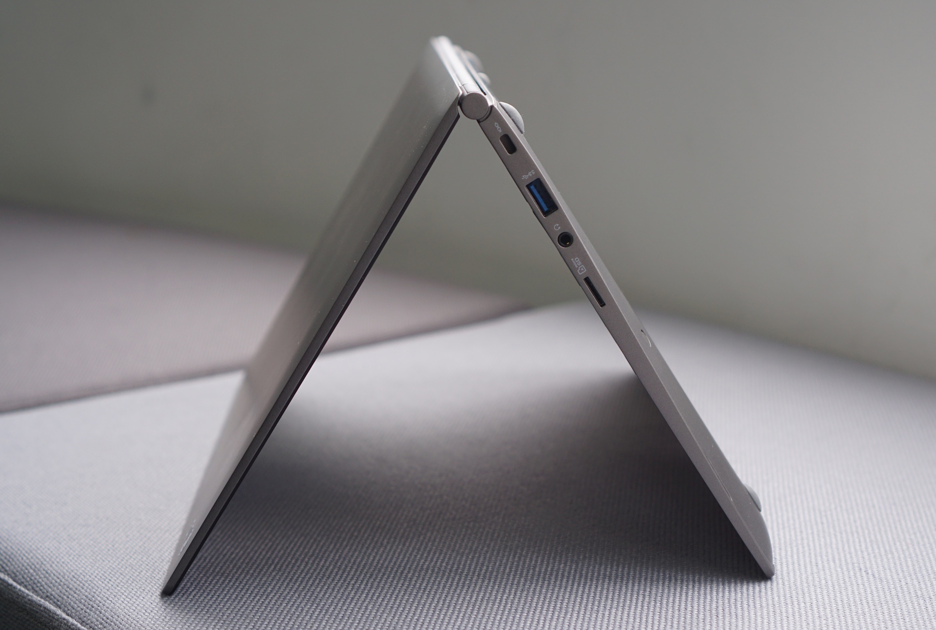 can canh LG Gram anh 3