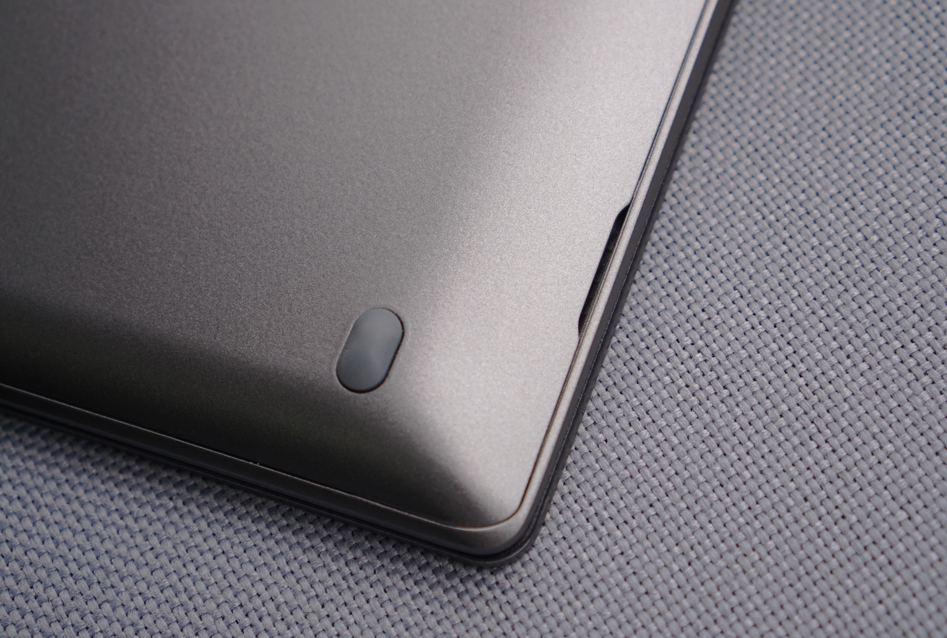 can canh LG Gram anh 9