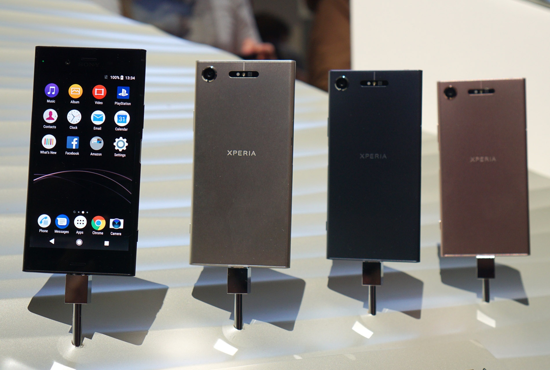 Xperia XZ1 ra mat anh 2