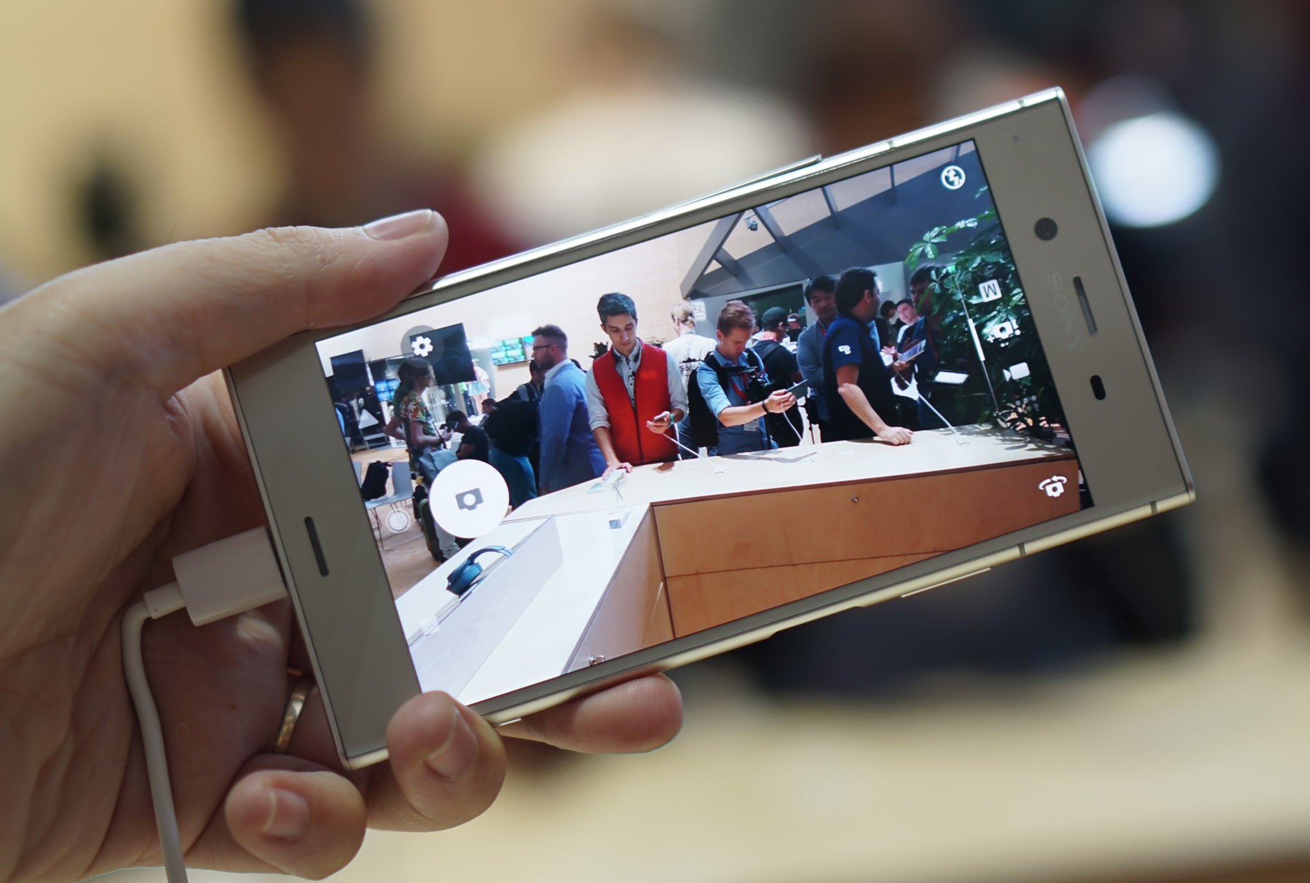 Anh thuc te Xperia XZ1 anh 4