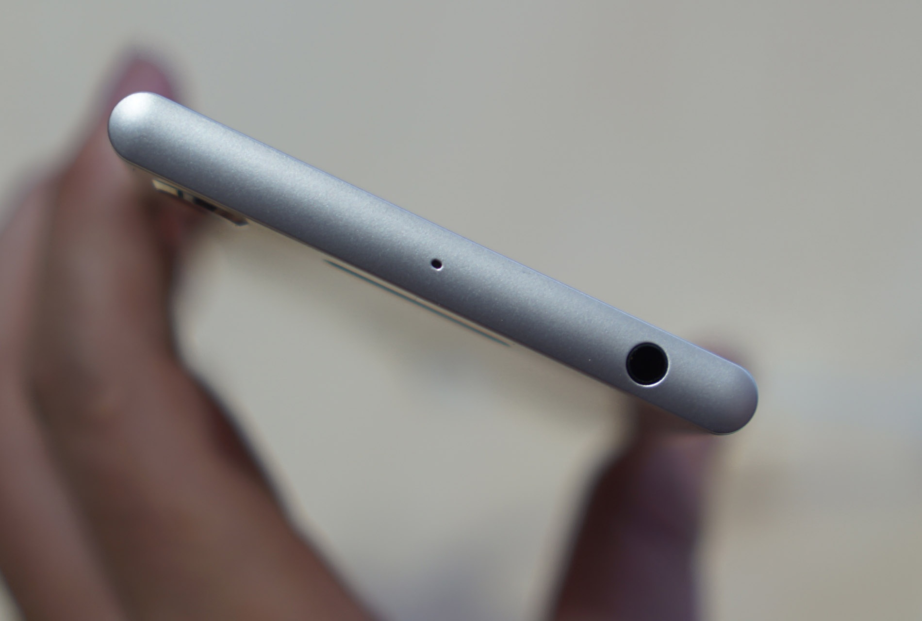 Anh thuc te Xperia XZ1 anh 8